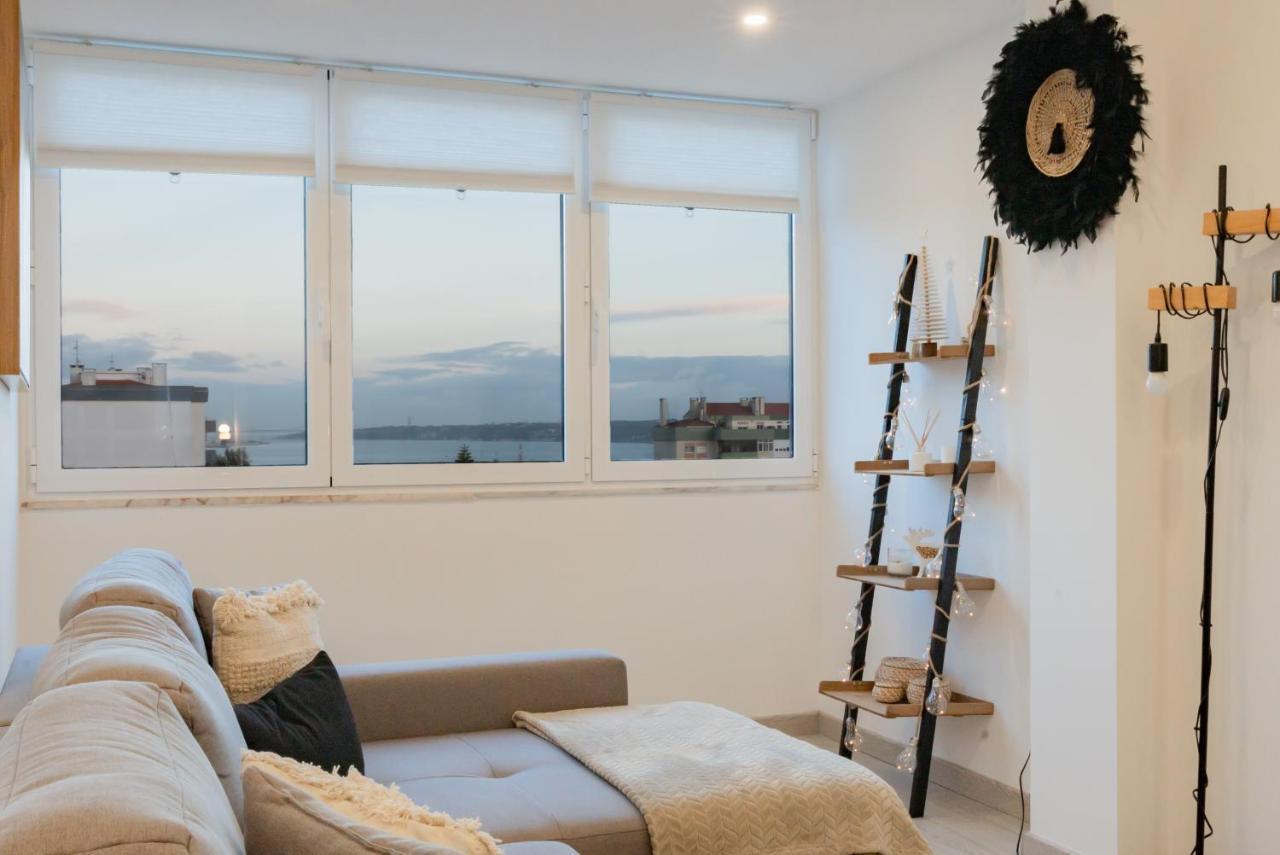 Stylish Apartment W/ River View By Lovelystay Oeiras Luaran gambar