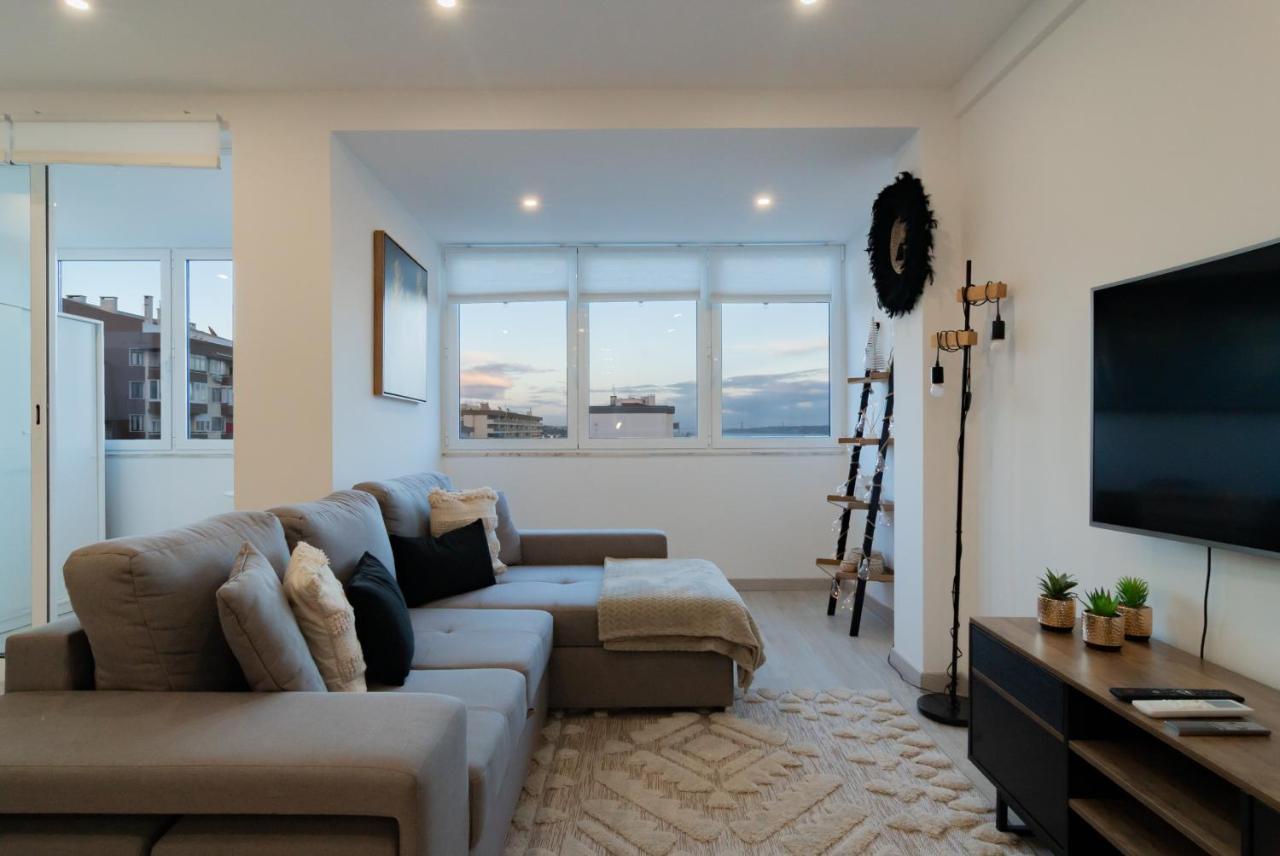 Stylish Apartment W/ River View By Lovelystay Oeiras Luaran gambar